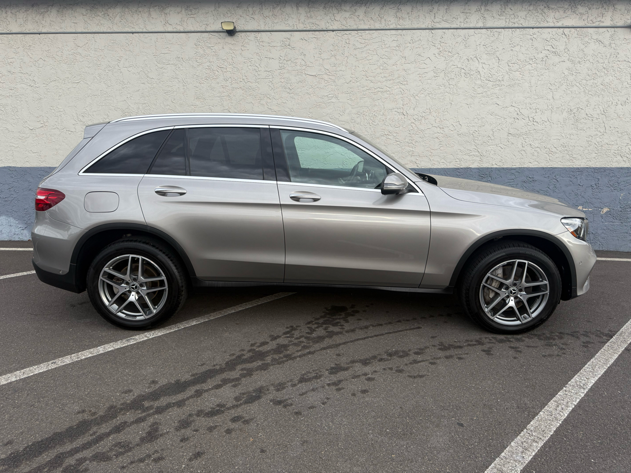 Mercedes-Benz GLC GLC 300 4MATIC SUV 2019 Mercedes-Benz GLC GLC 300 4MATIC SUV 2019