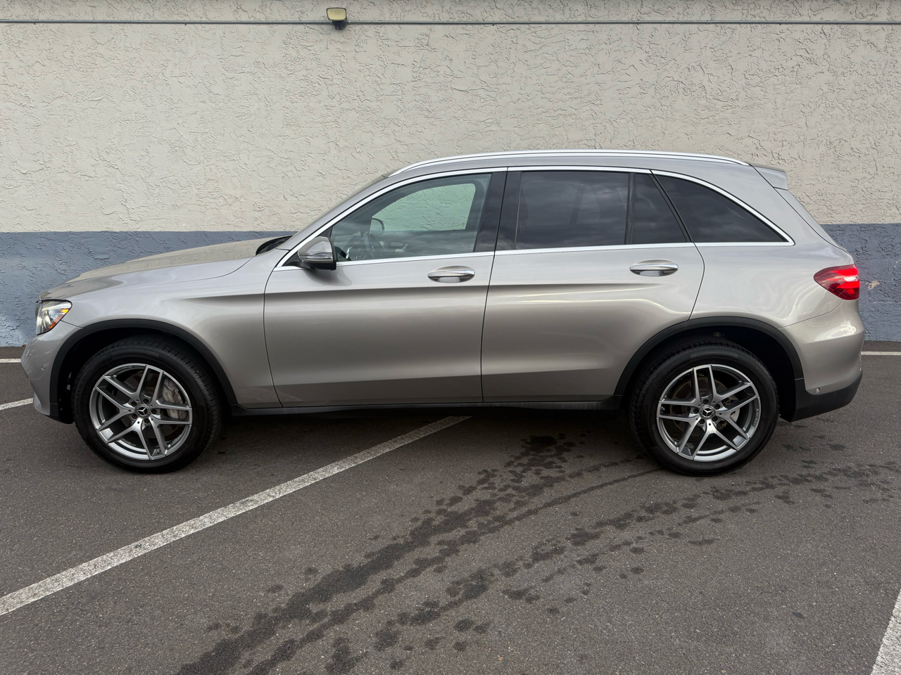 Mercedes-Benz GLC GLC 300 4MATIC SUV 2019 Mercedes-Benz GLC GLC 300 4MATIC SUV 2019