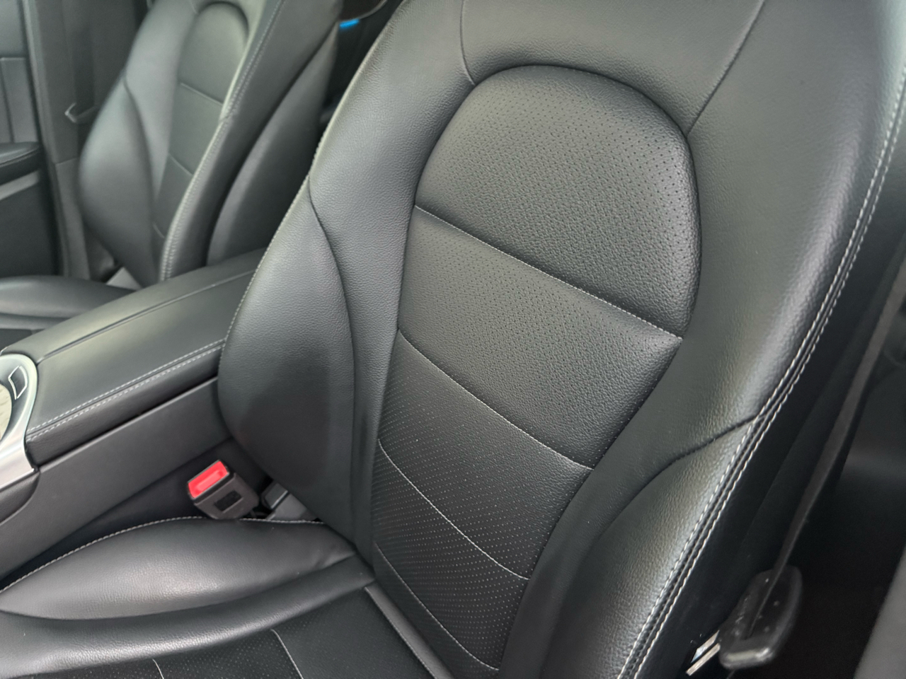 Mercedes-Benz GLC GLC 300 4MATIC SUV 2019 Mercedes-Benz GLC GLC 300 4MATIC SUV 2019