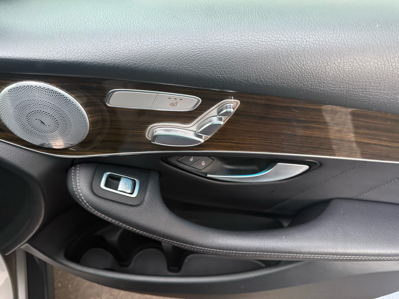 Mercedes-Benz GLC GLC 300 4MATIC SUV 2019 Mercedes-Benz GLC GLC 300 4MATIC SUV 2019