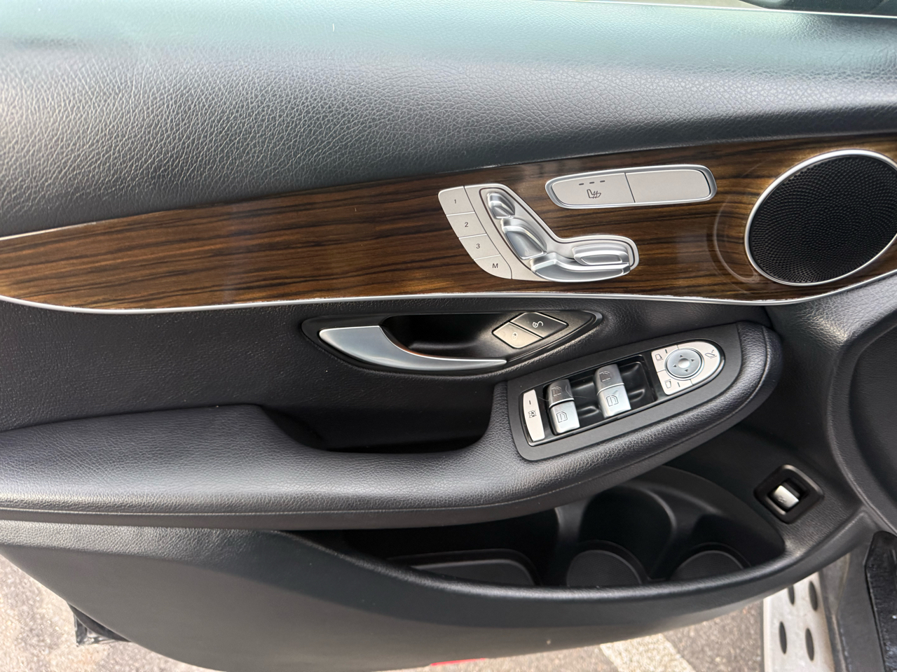 Mercedes-Benz GLC GLC 300 4MATIC SUV 2020 Mercedes-Benz GLC GLC 300 4MATIC SUV 2020