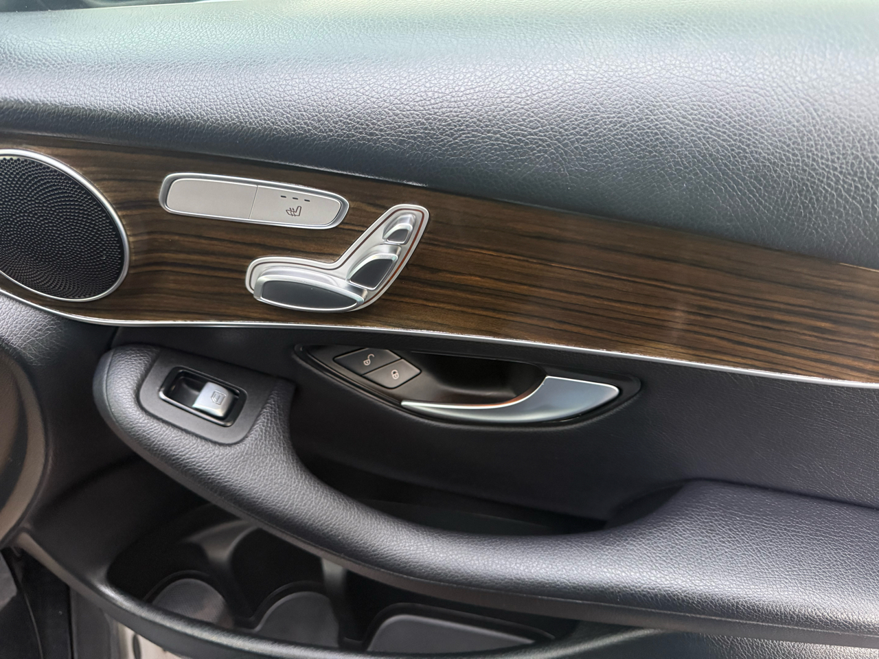 Mercedes-Benz GLC GLC 300 4MATIC SUV 2020 Mercedes-Benz GLC GLC 300 4MATIC SUV 2020