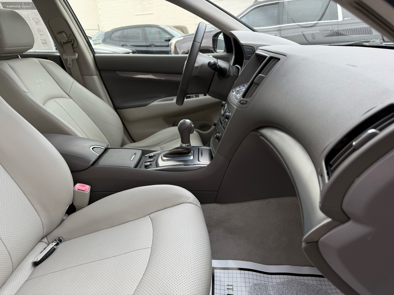 Infiniti G25 Sedan 4dr x AWD 2012 Infiniti G25 Sedan 4dr x AWD 2012