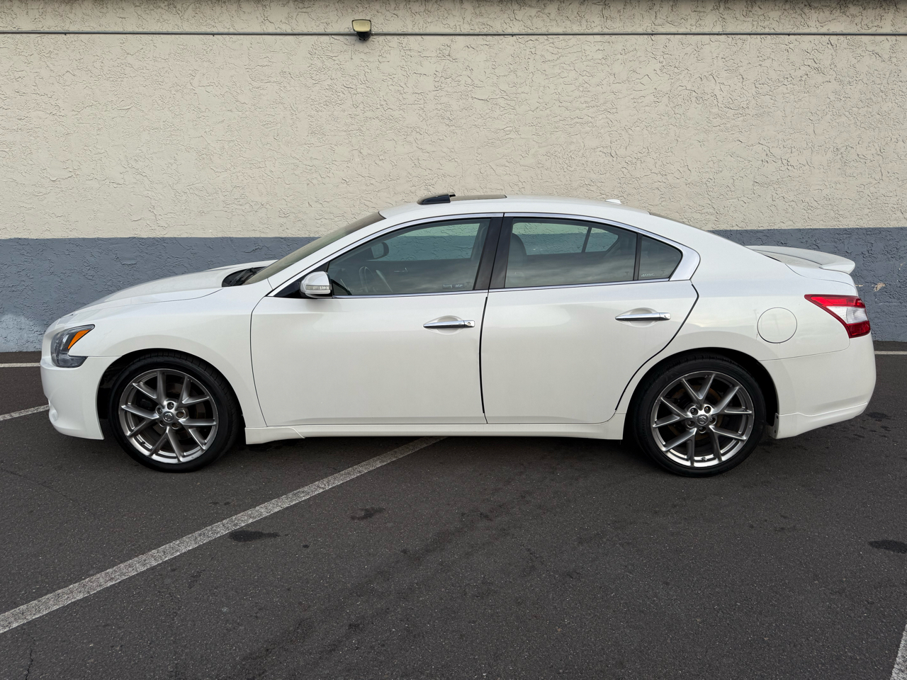 Nissan Maxima 4dr Sdn V6 CVT 3.5 SV w/Sport Pkg 2010
