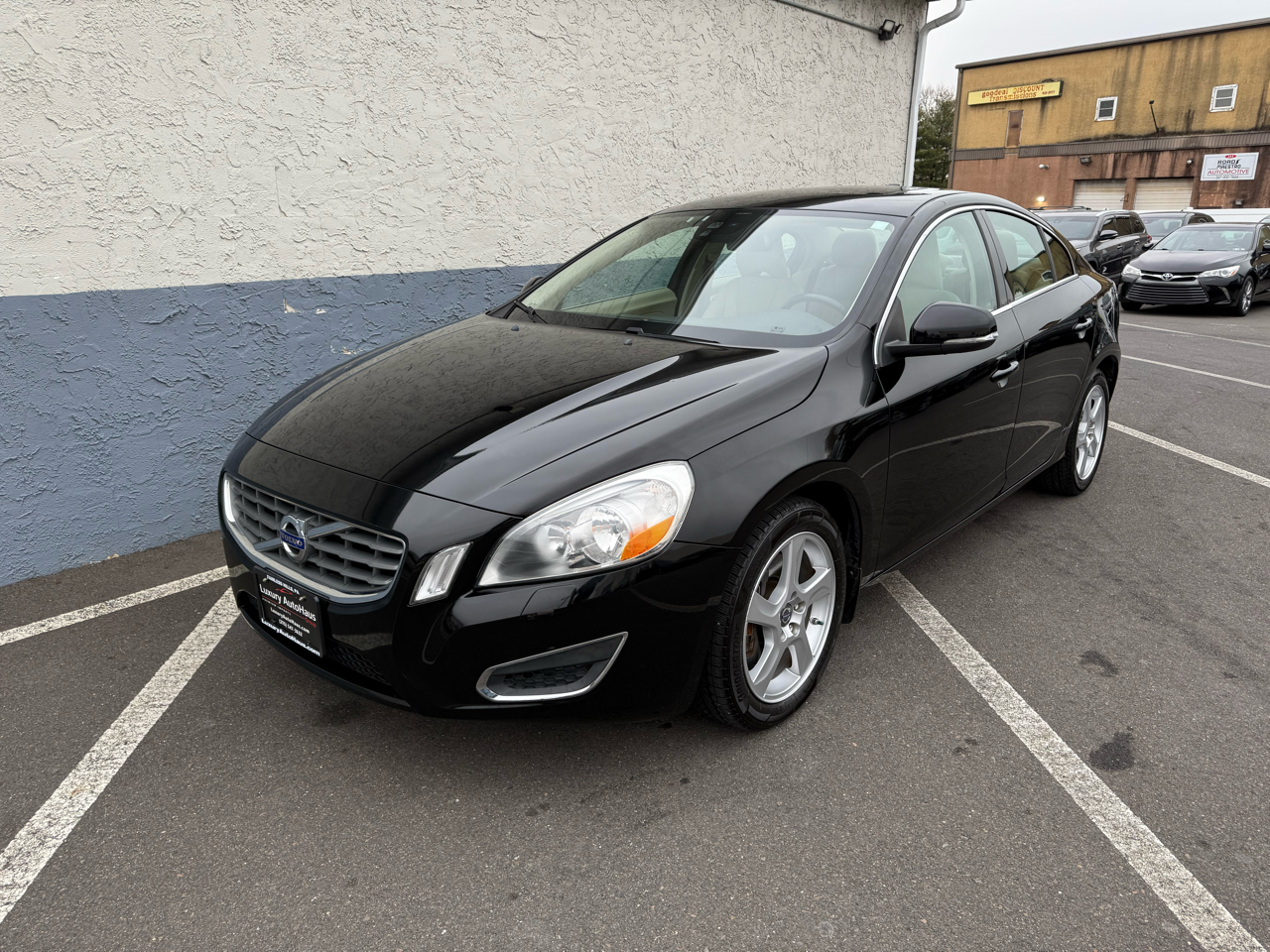 Volvo S60 FWD 4dr Sdn T5 2012