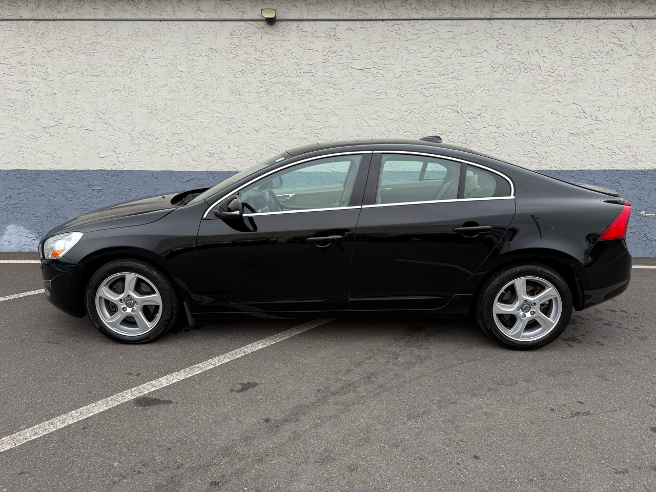 Volvo S60 FWD 4dr Sdn T5 2012