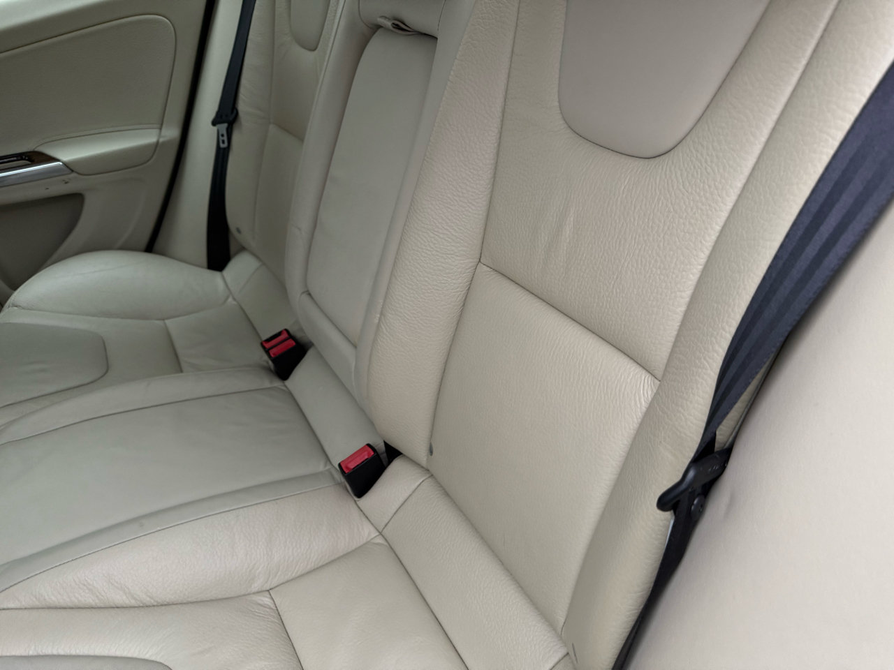 Volvo S60 FWD 4dr Sdn T5 2012