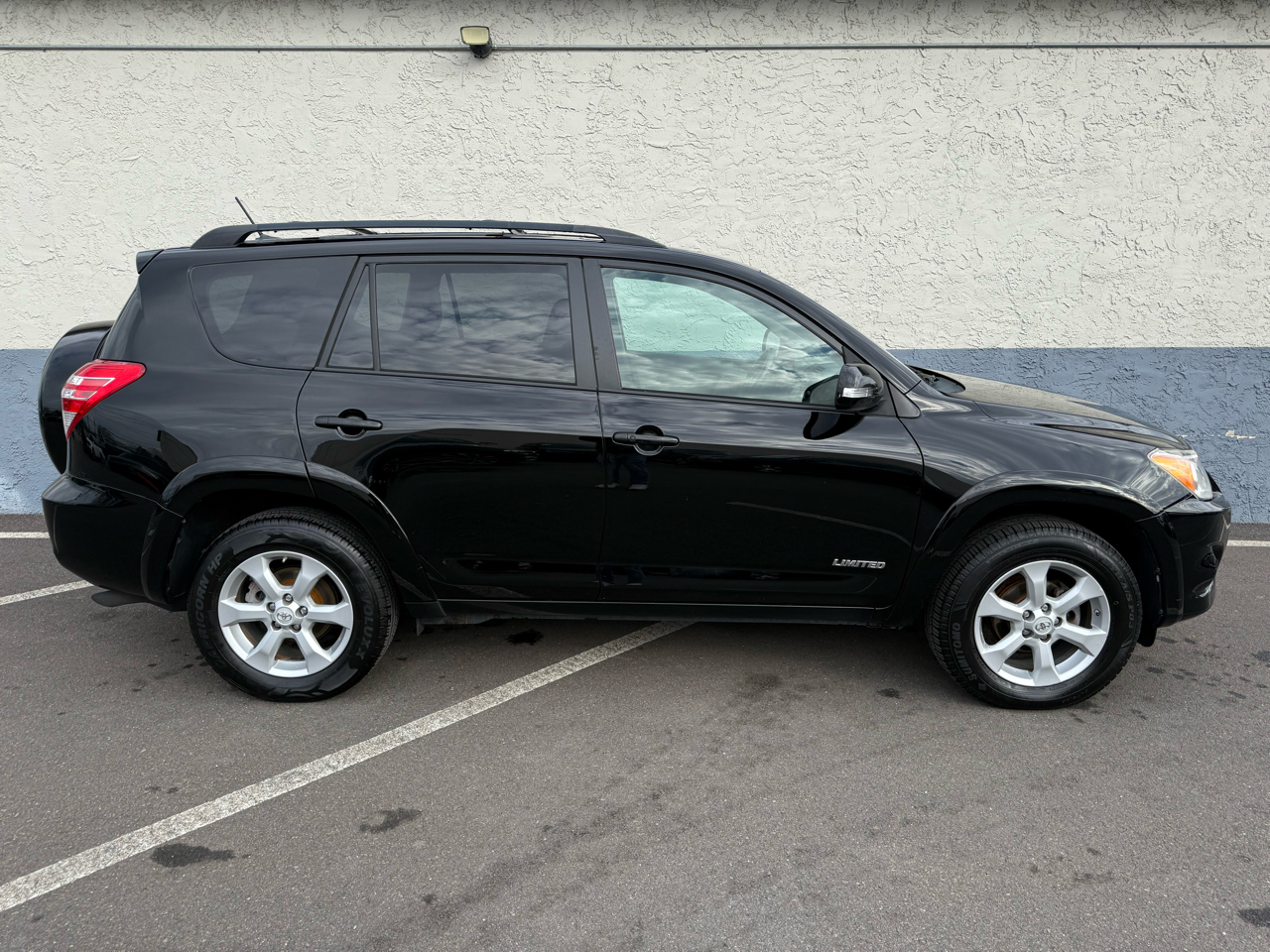 Toyota RAV4 4WD 4dr I4 Limited (Natl) 2012