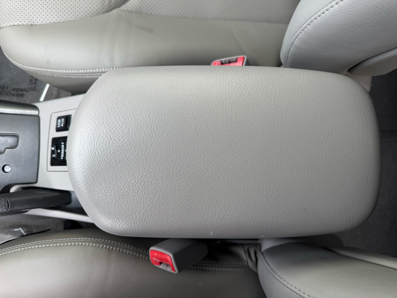 Toyota RAV4 4WD 4dr I4 Limited (Natl) 2012