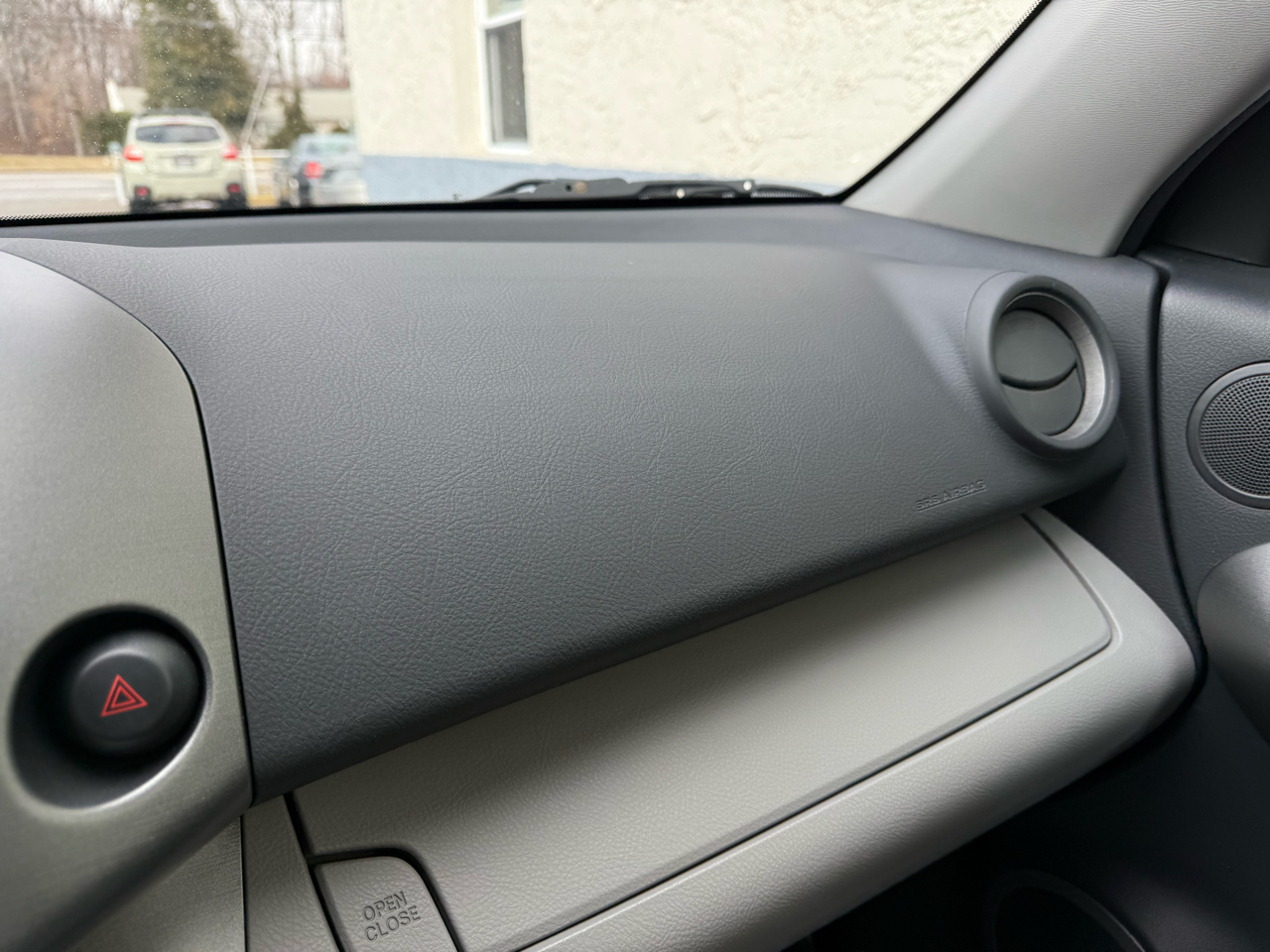 Toyota RAV4 4WD 4dr I4 Limited (Natl) 2012