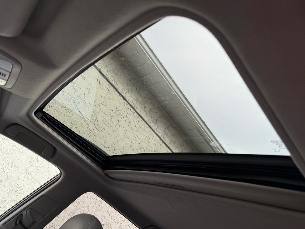 Toyota RAV4 4WD 4dr I4 Limited (Natl) 2012