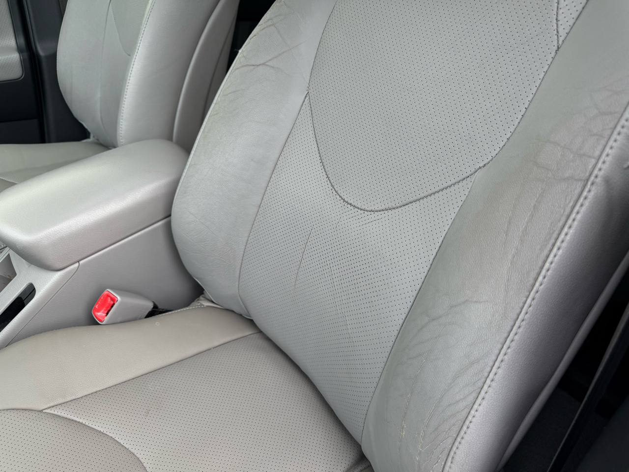 Toyota RAV4 4WD 4dr I4 Limited (Natl) 2012