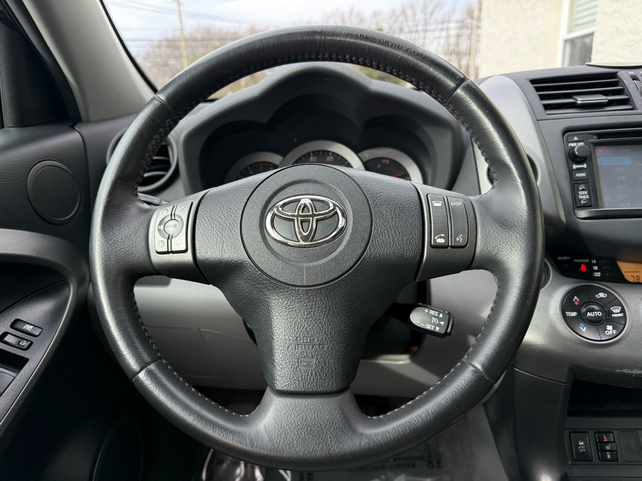 Toyota RAV4 4WD 4dr I4 Limited (Natl) 2012