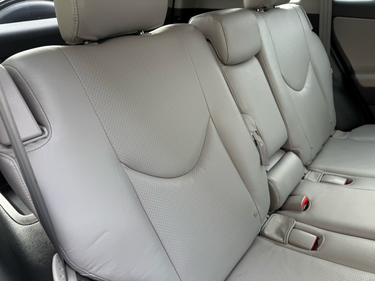 Toyota RAV4 4WD 4dr I4 Limited (Natl) 2012