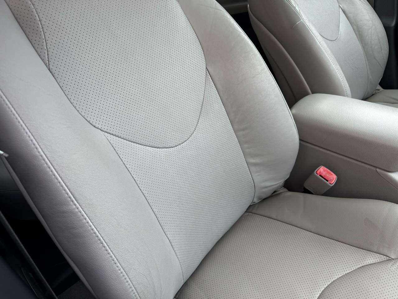 Toyota RAV4 4WD 4dr I4 Limited (Natl) 2012