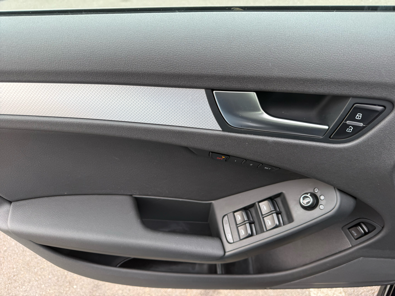 Audi A4 4dr Sdn Auto quattro 2.0T Premium Plus 2012