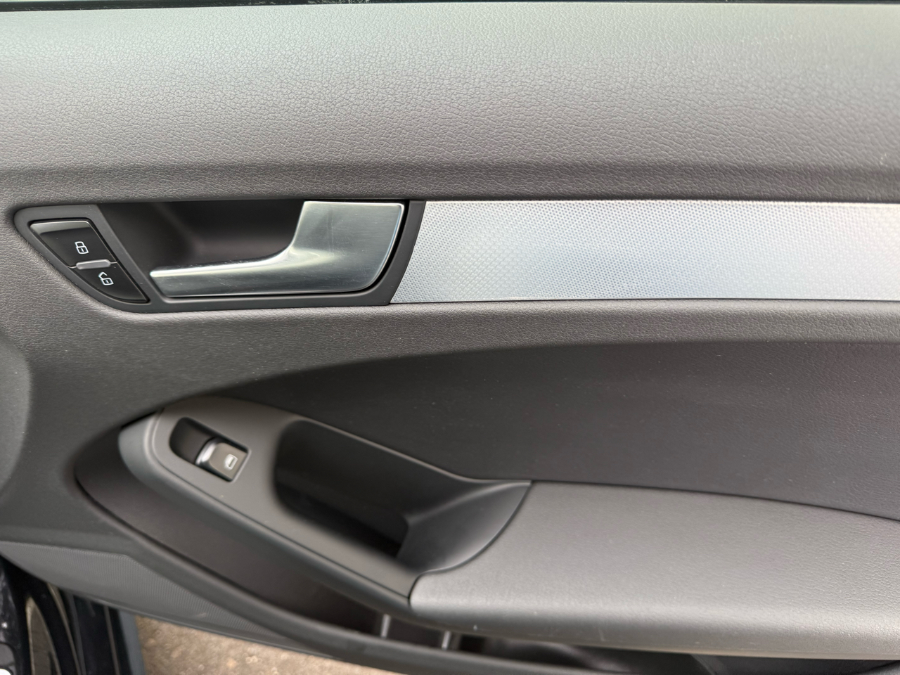 Audi A4 4dr Sdn Auto quattro 2.0T Premium Plus 2012