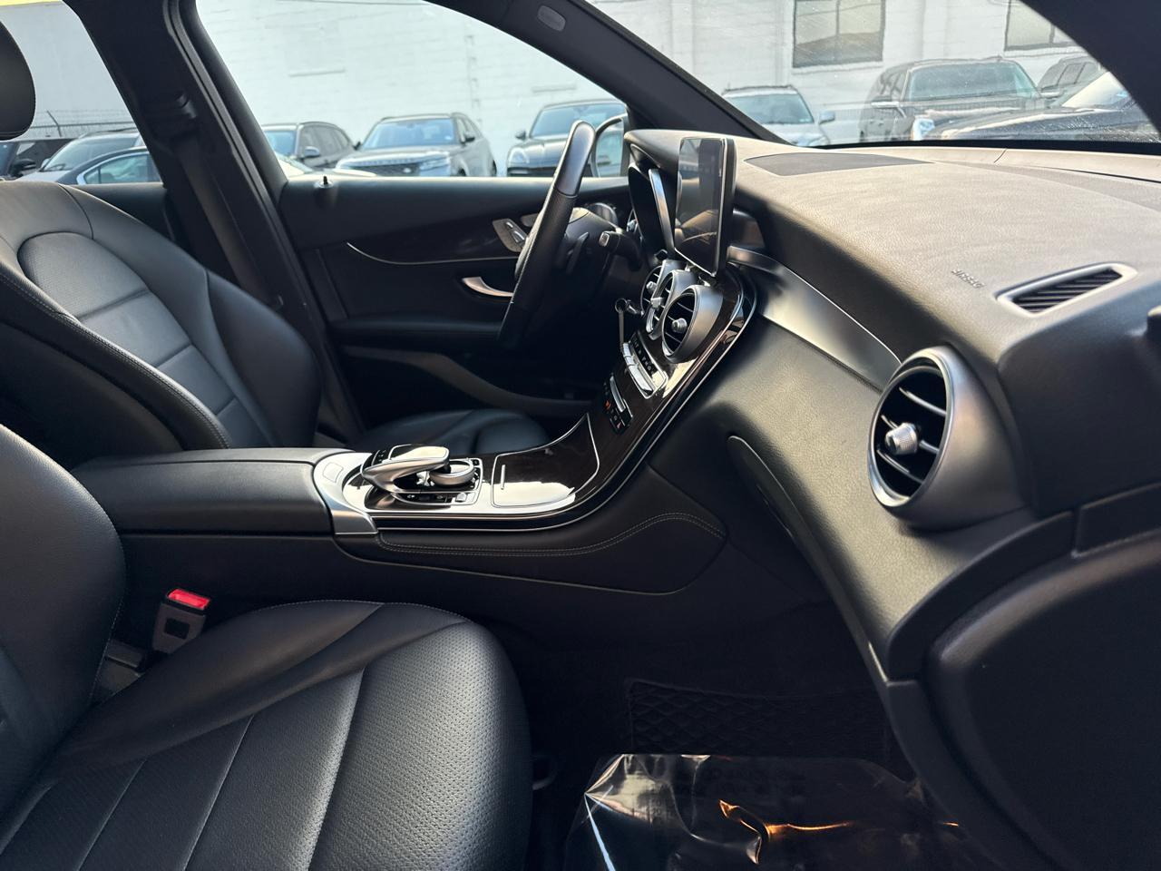 Mercedes-Benz GLC GLC 300 4MATIC SUV 2019