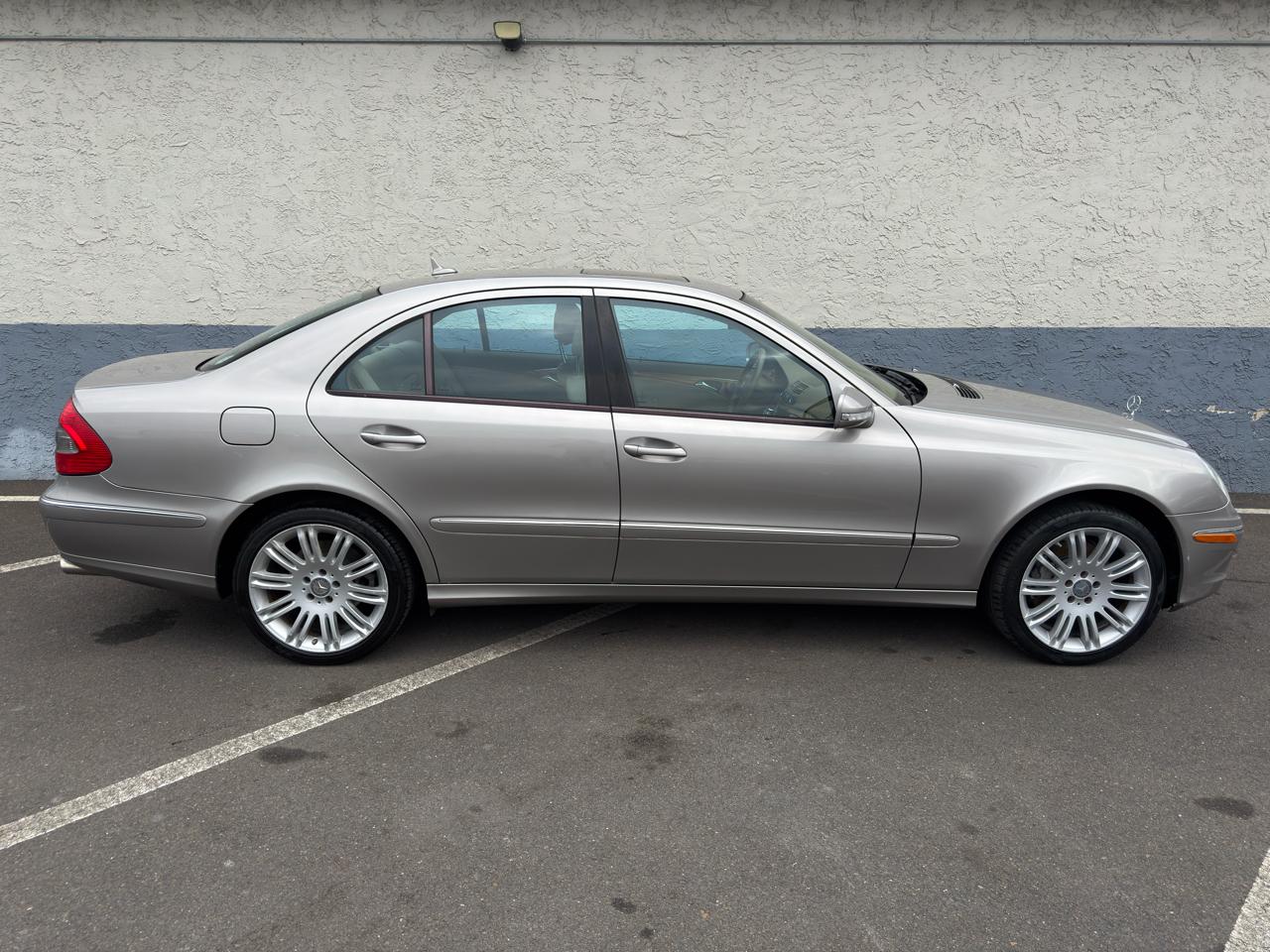 Mercedes-Benz E-Class 4dr Sdn Sport 3.5L RWD 2008