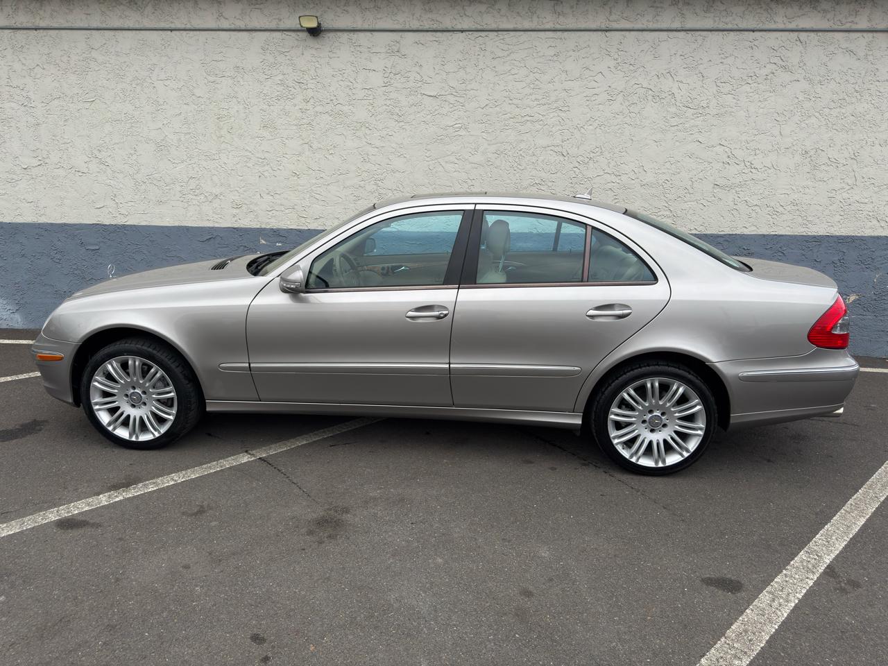 Mercedes-Benz E-Class 4dr Sdn Sport 3.5L RWD 2008