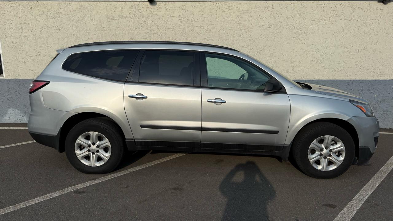 Chevrolet Traverse FWD 4dr LS w/1LS 2017