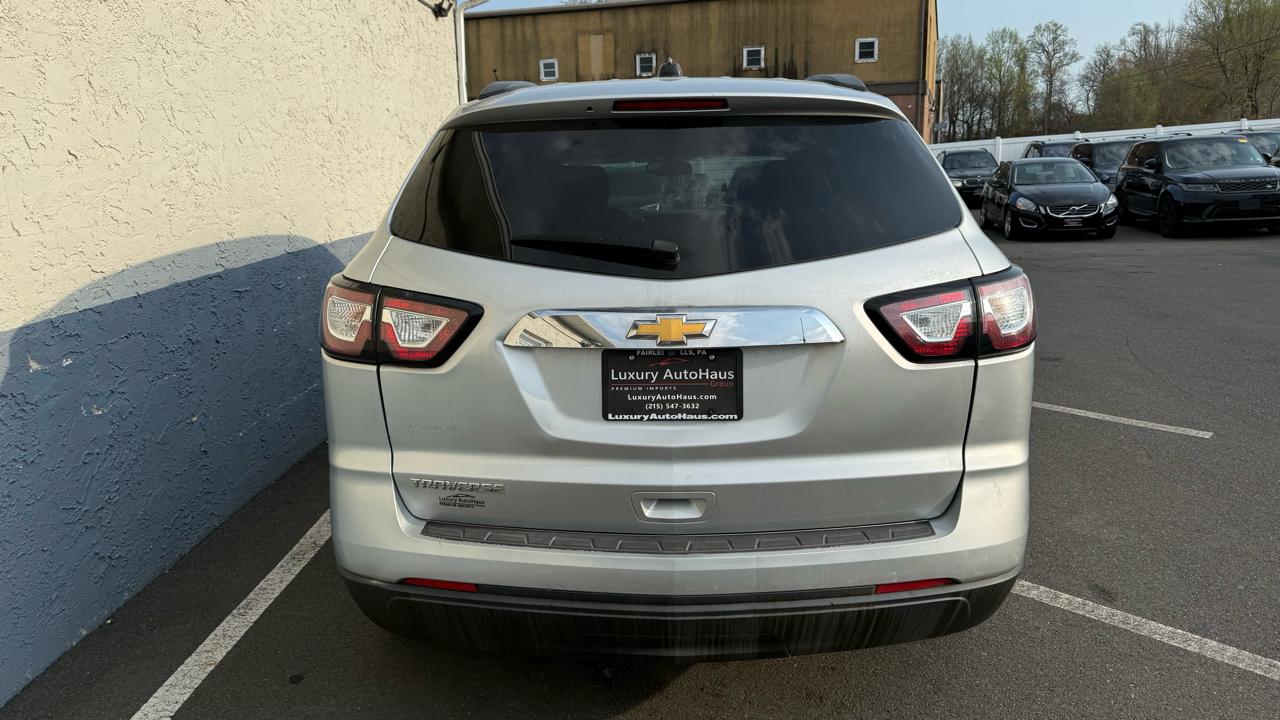 Chevrolet Traverse FWD 4dr LS w/1LS 2017