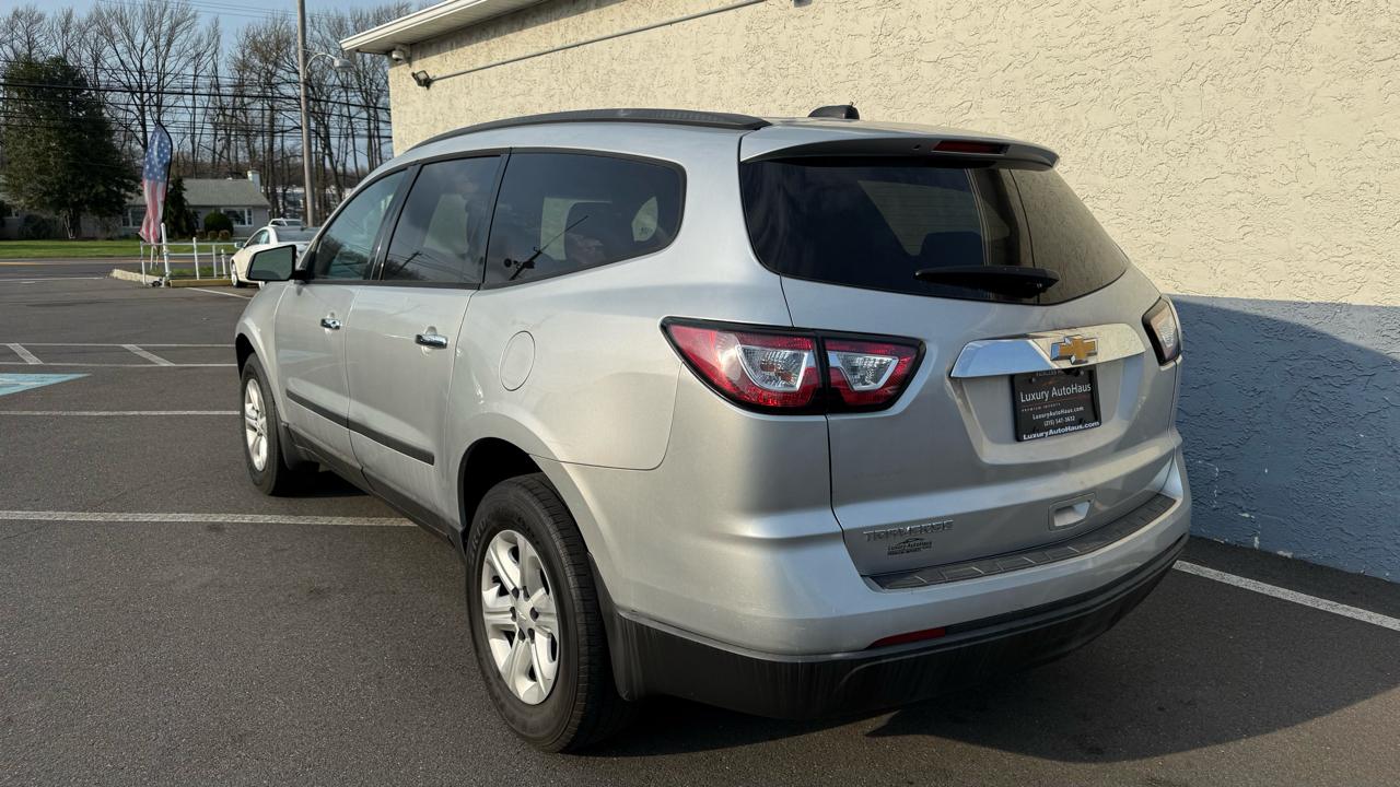 Chevrolet Traverse FWD 4dr LS w/1LS 2017