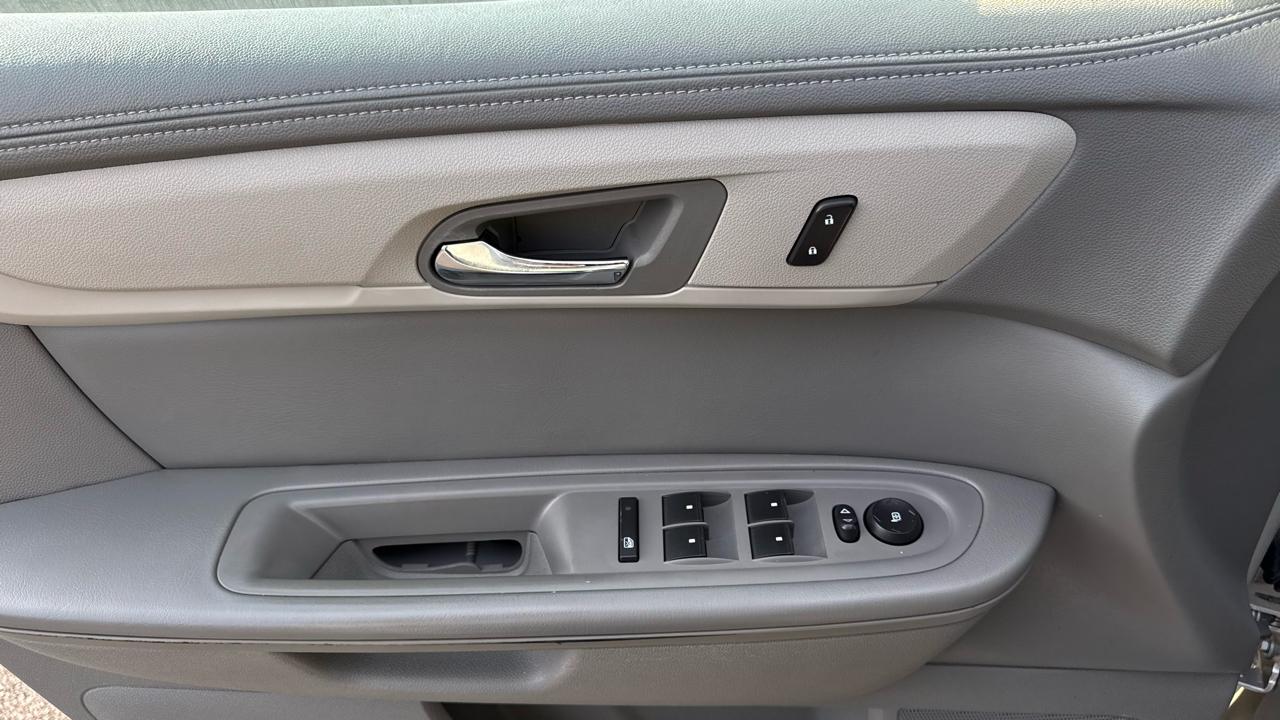 Chevrolet Traverse FWD 4dr LS w/1LS 2017