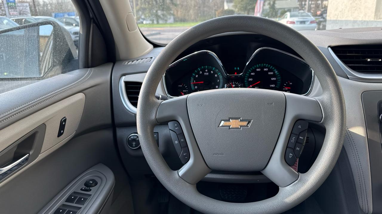 Chevrolet Traverse FWD 4dr LS w/1LS 2017