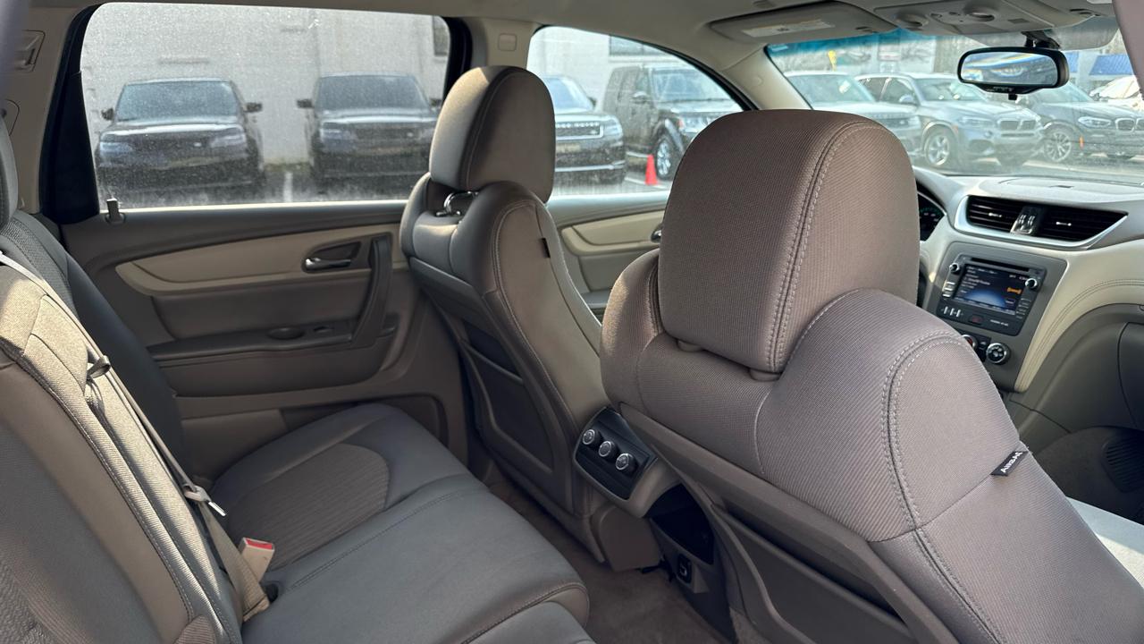 Chevrolet Traverse FWD 4dr LS w/1LS 2017