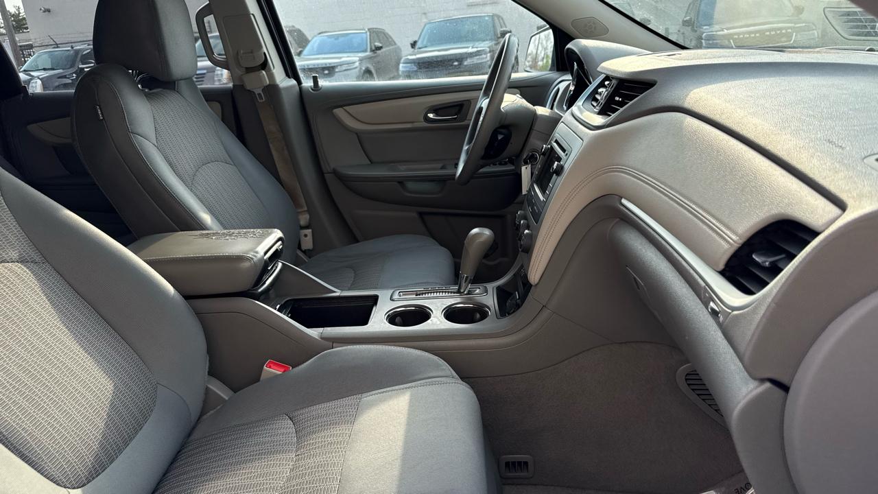 Chevrolet Traverse FWD 4dr LS w/1LS 2017