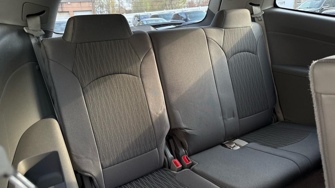 Chevrolet Traverse FWD 4dr LS w/1LS 2017