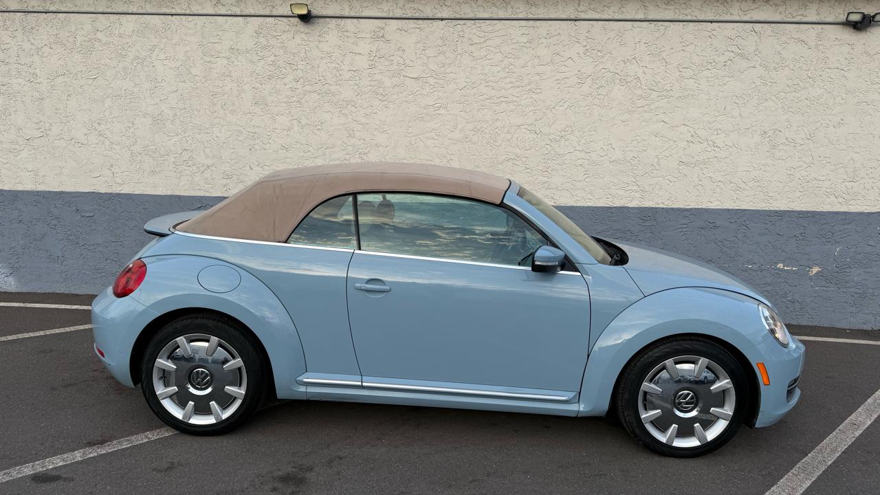 Volkswagen Beetle Convertible 2dr Auto 2.5L PZEV 2013