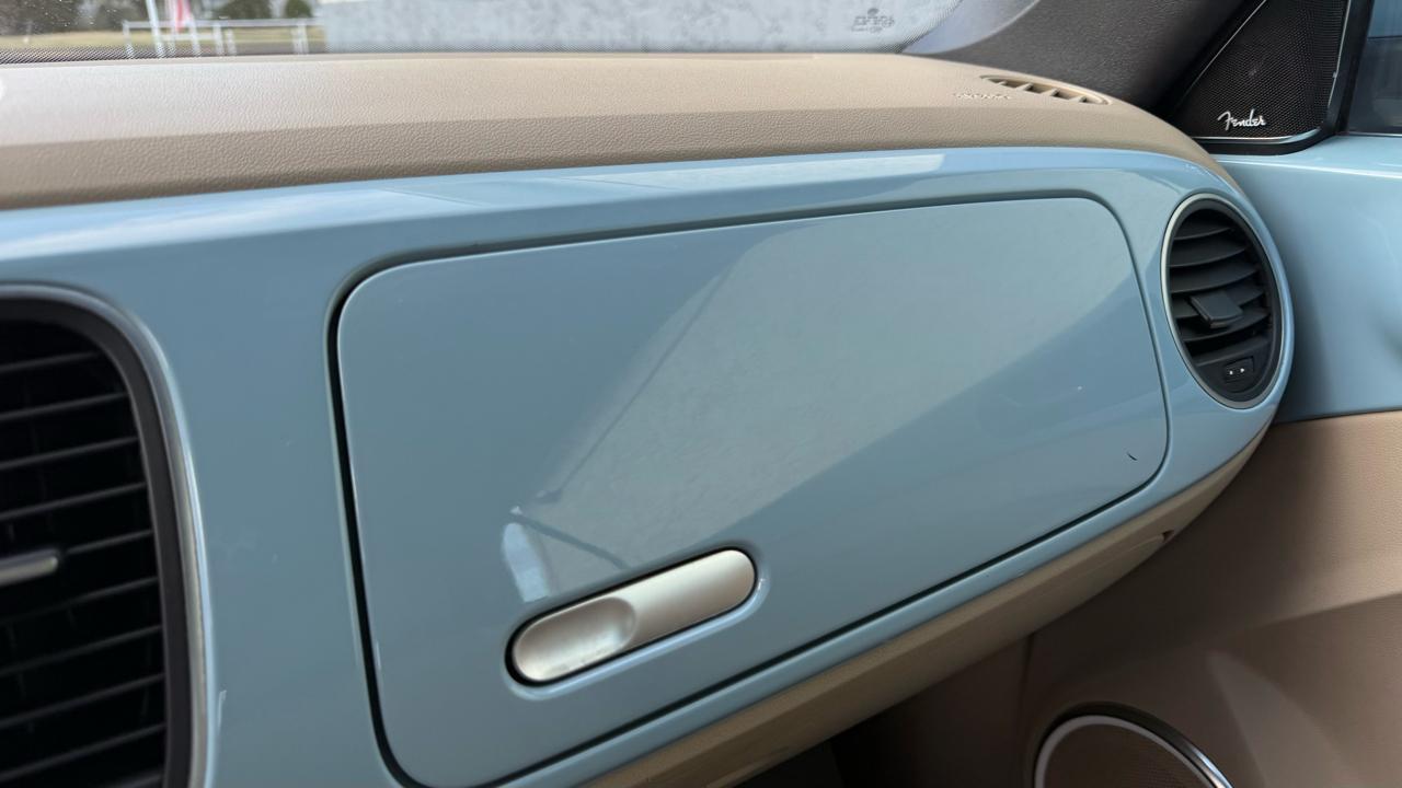 Volkswagen Beetle Convertible 2dr Auto 2.5L PZEV 2013