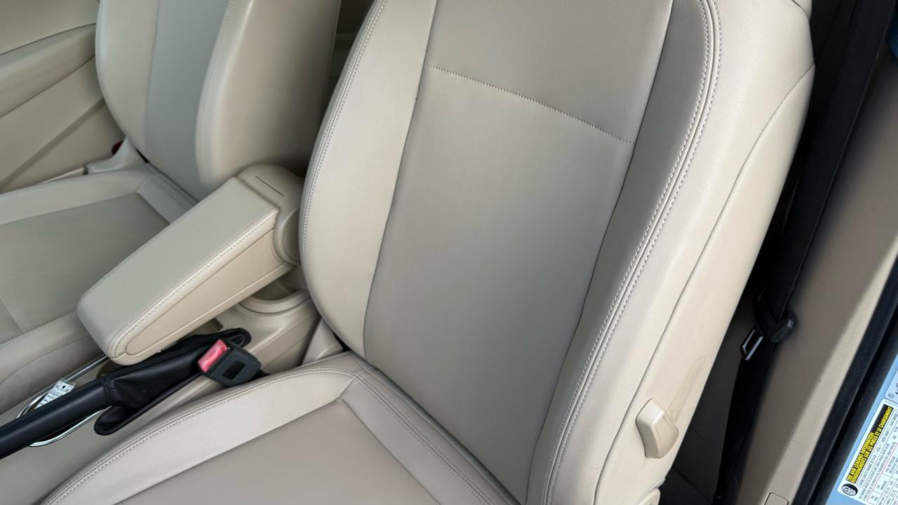 Volkswagen Beetle Convertible 2dr Auto 2.5L PZEV 2013