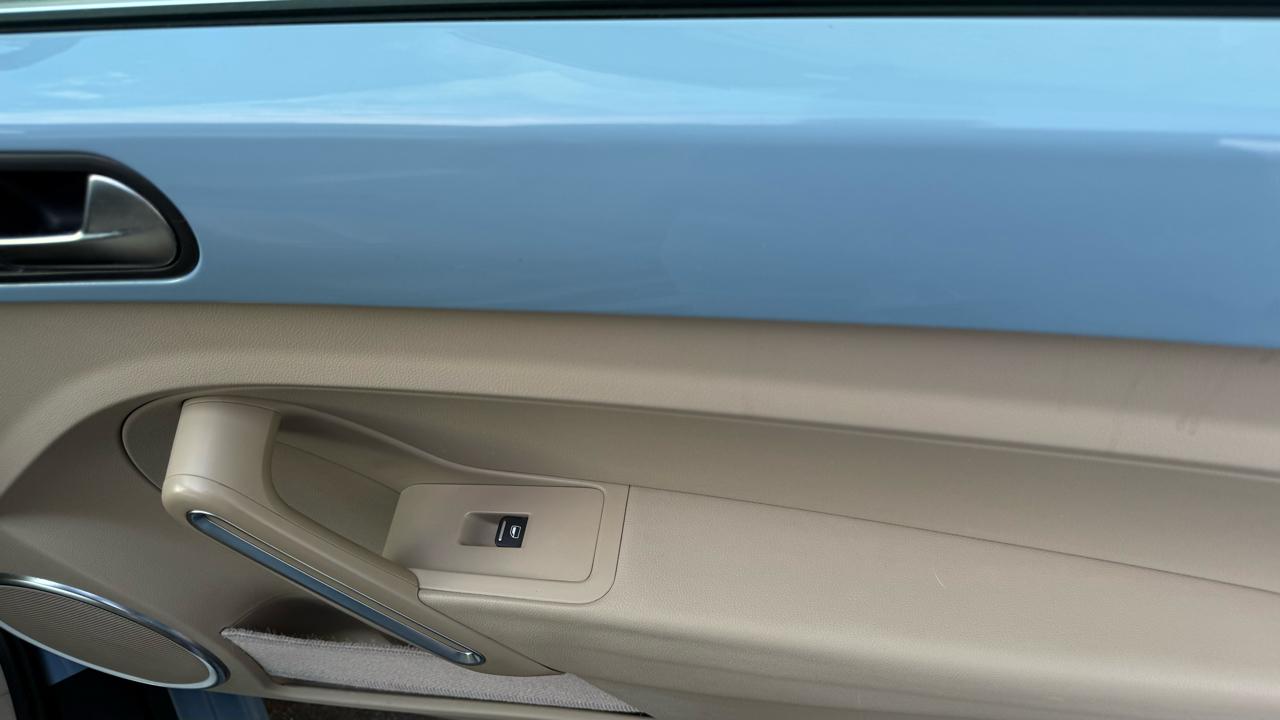 Volkswagen Beetle Convertible 2dr Auto 2.5L PZEV 2013