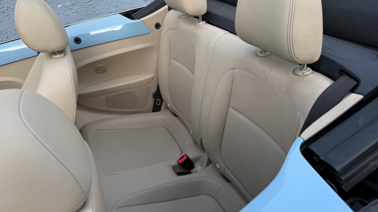 Volkswagen Beetle Convertible 2dr Auto 2.5L PZEV 2013