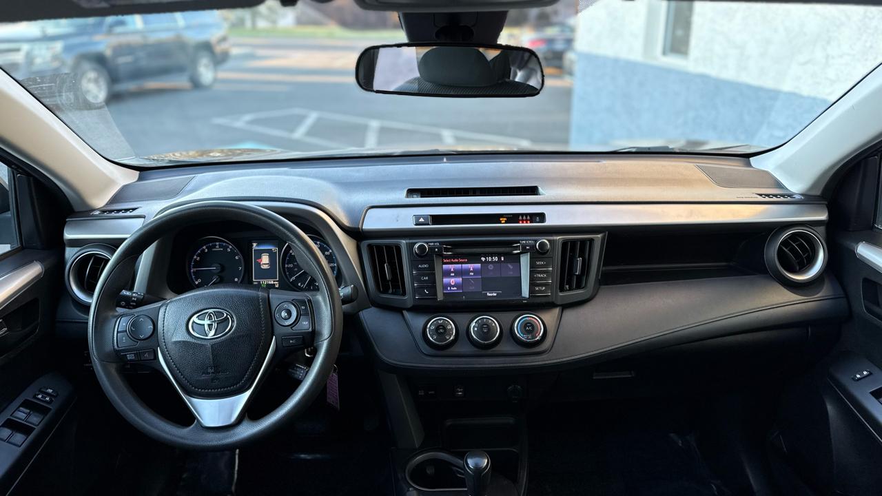 Toyota RAV4 LE AWD (Natl) 2018