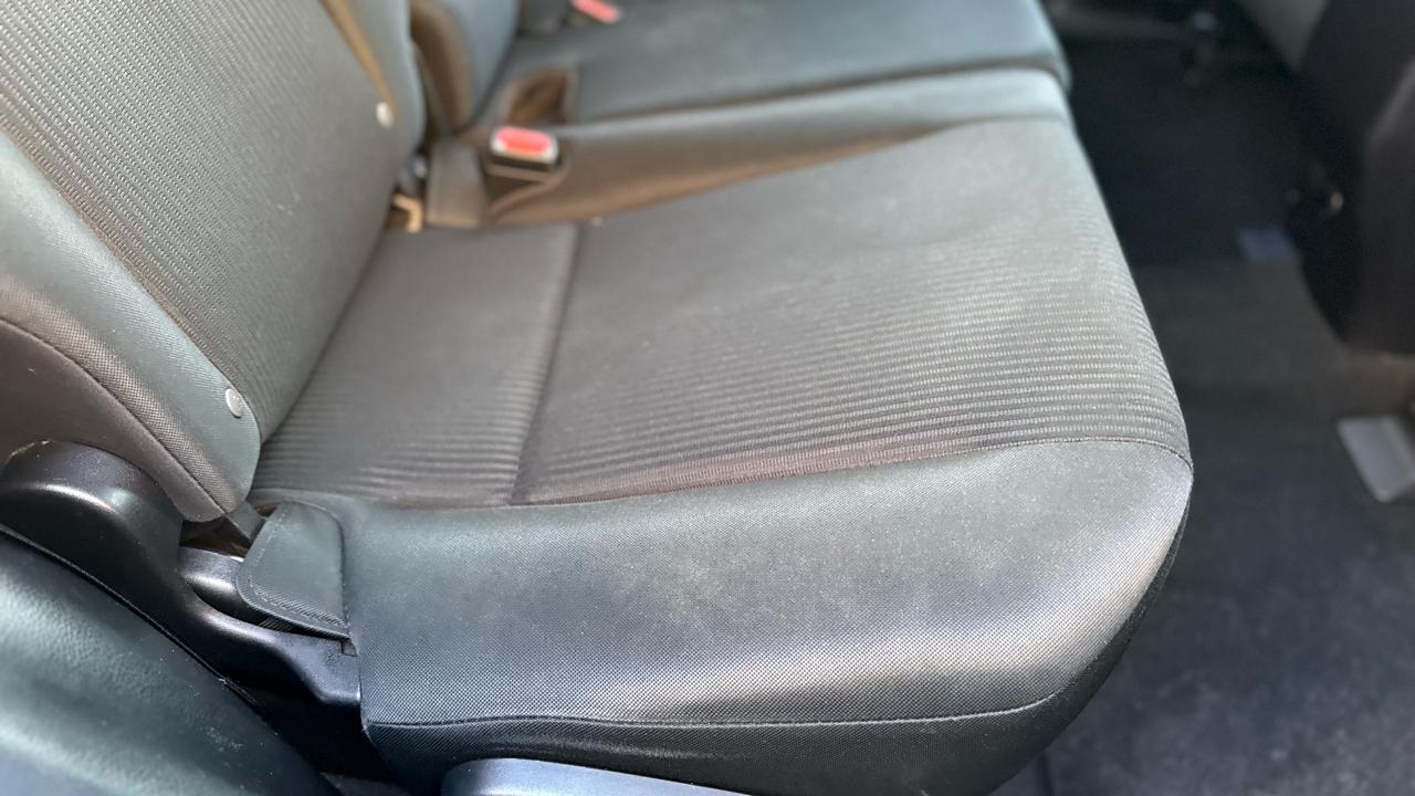 Toyota RAV4 LE AWD (Natl) 2018