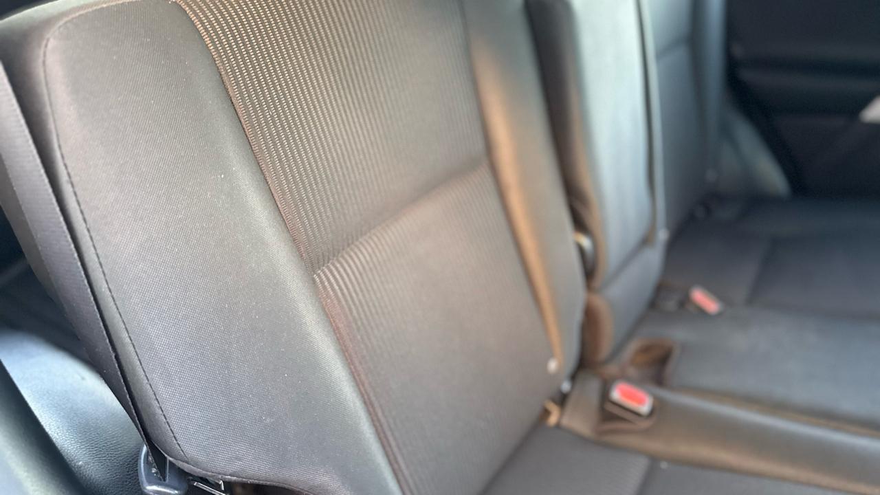 Toyota RAV4 LE AWD (Natl) 2018