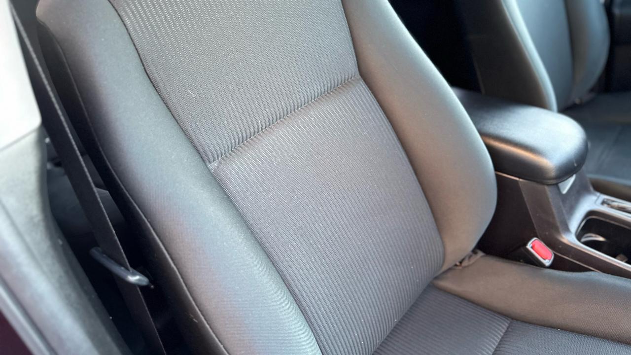 Toyota RAV4 LE AWD (Natl) 2018