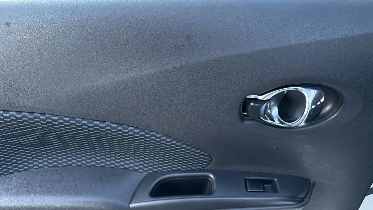 Nissan Versa Note SV CVT 2017