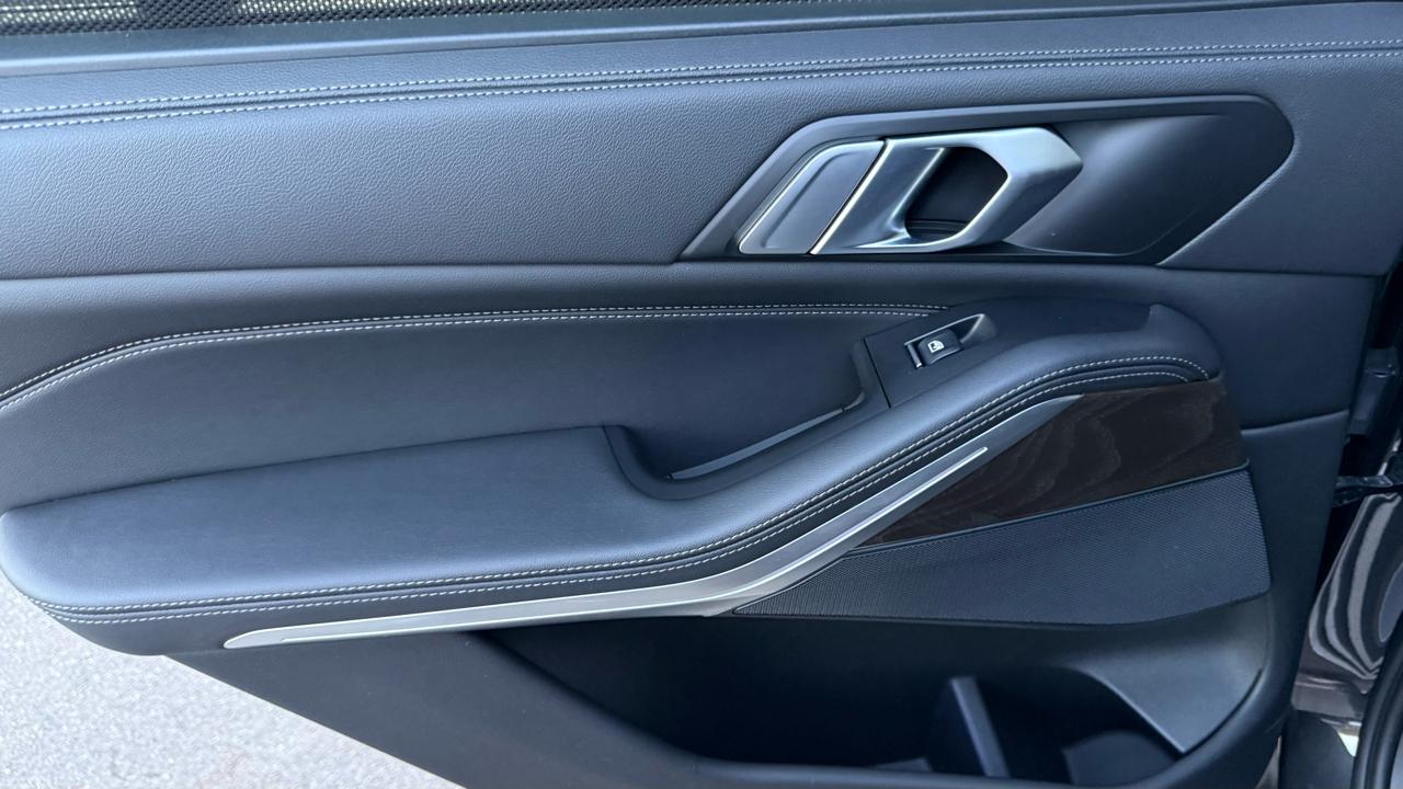 BMW X5 xDrive40i Sports Activity Vehicle 2023