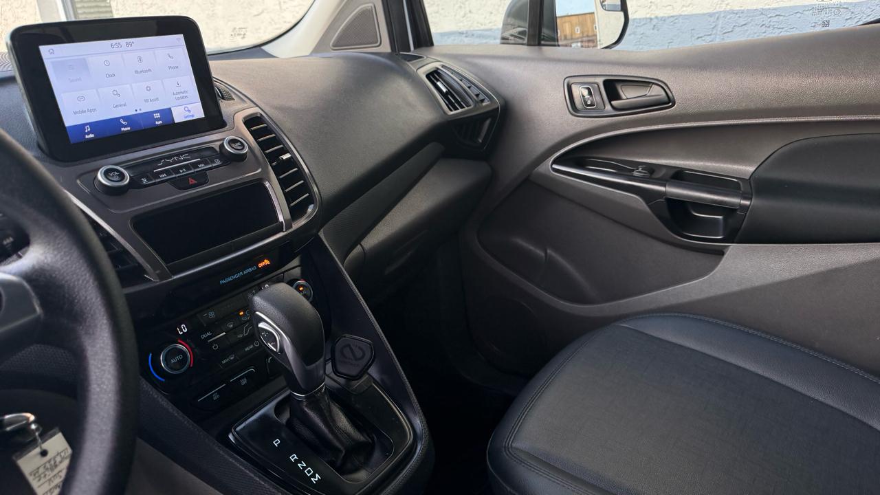 Ford Transit Connect Wagon XL LWB w/Rear Symmetrical Doors 2020