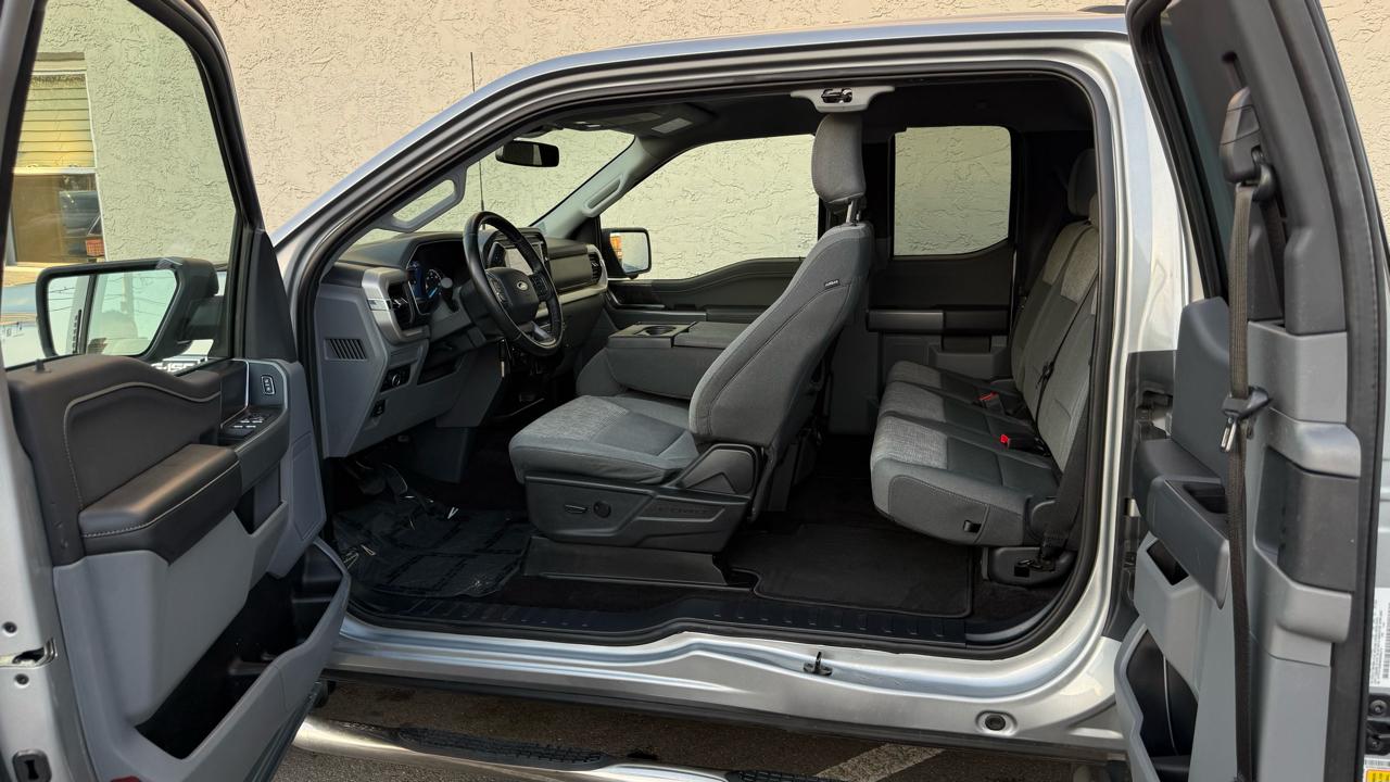 Ford F-150 Lariat 4WD SuperCab 8' Box 2022