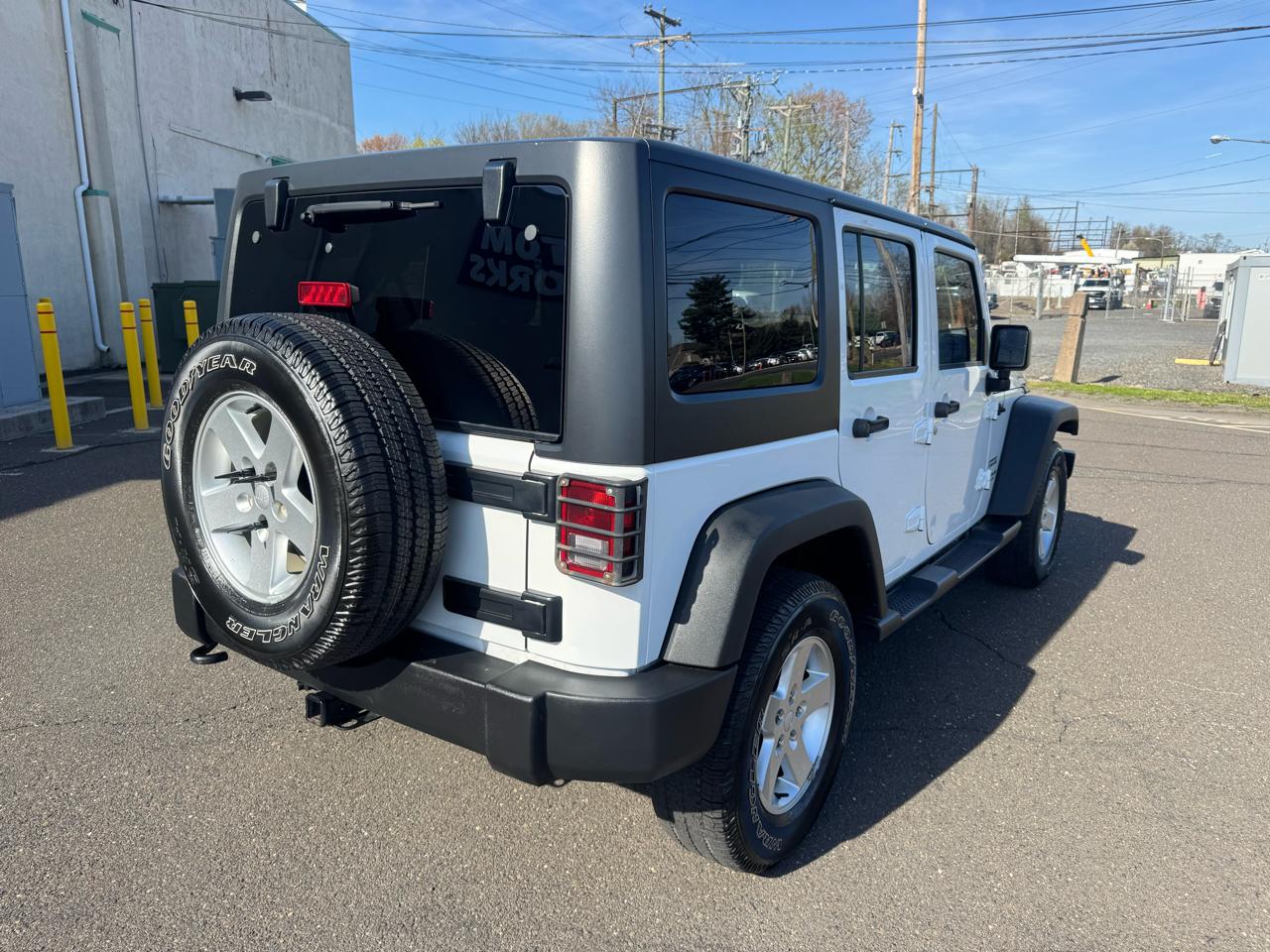 Jeep Wrangler Unlimited 4WD 4dr Sport 2016