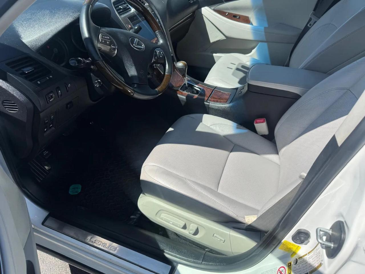 Lexus ES 350 4dr Sdn 2012