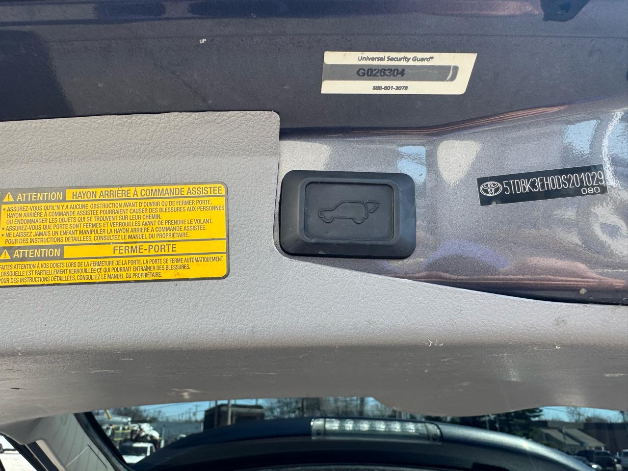 Toyota Highlander 4WD 4dr V6 (Natl) 2013