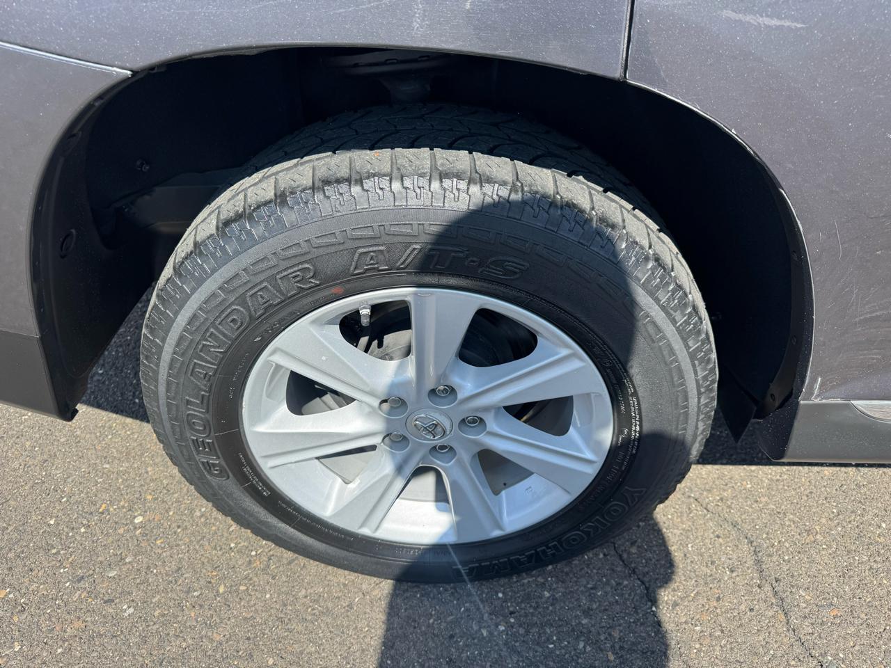 Toyota Highlander 4WD 4dr V6 (Natl) 2013