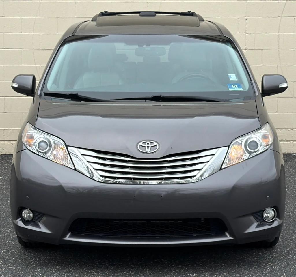 Toyota Sienna 5dr 7-Pass Van V6 Ltd AWD (Natl) 2013